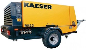 Tehokas Kaeser M123 kompressori hiekka- ja kuivajääpuhallukseen.